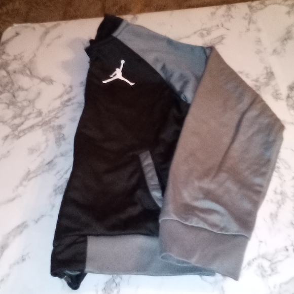 💜 Nike Air Jordan Black & Grey Light Jacket size   6x/7 ( 6-7 years) - Picture 5 of 5